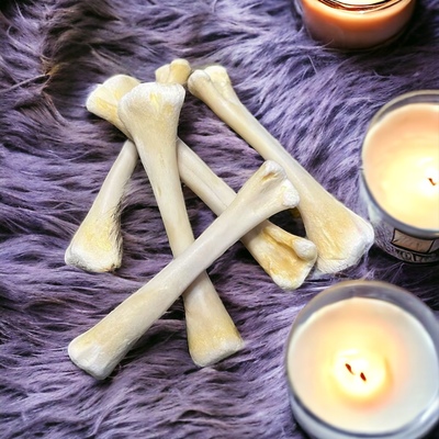 Whitened osteomancy throwing bone set of 5