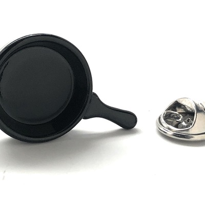 Frying pan lapel pin cast iron tangled enamel pin 3d design