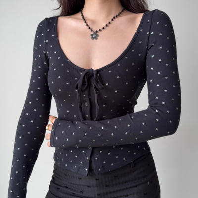 U-neck tie bow embroidered t-shirt - Thumbnail 2