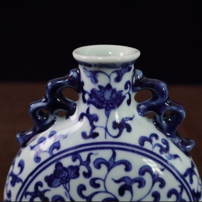 China jingdezhen ceramics, blue and white porcelain, hand-painted double-eared flat bottle with lotus pattern