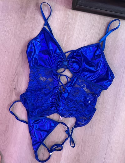 Lingerie/cosplay portée ( voir image)