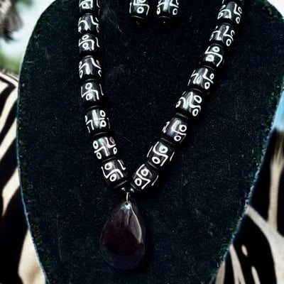 Midnight eclipse necklace & earrings set 