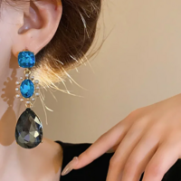 French Luxury Water Drop Rhinestone Earrings & Pearl Necklace Set - Thumbnail 4