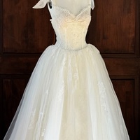 Ivory Lace Corset Wedding Dress with Lace – Structured Bodice, Applique Tulle Wedding Dress, Sleeveless Spaghetti Strap Bridal Gown - Thumbnail 4