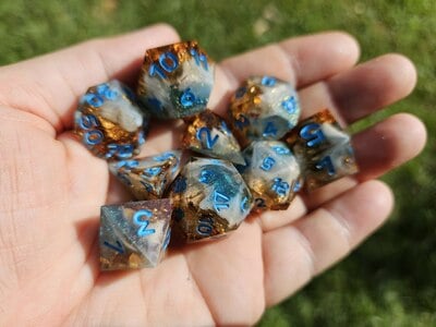 A Bounty! Hard-Edged Dice Set