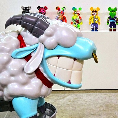 Xxl arttoy by carlos fernández lozano "amon' sheep" 