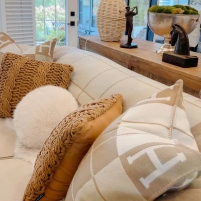 Luxury cashmere blanket β soft, warm & lightweight throw