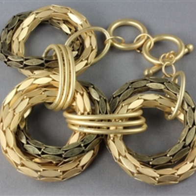 Metal link fashion bracelet