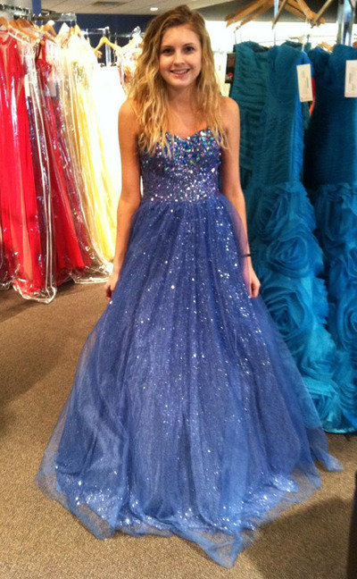 Sweetheart Neck A-line Tulle Prom Dresses Crystals Floor Length Women Dresses