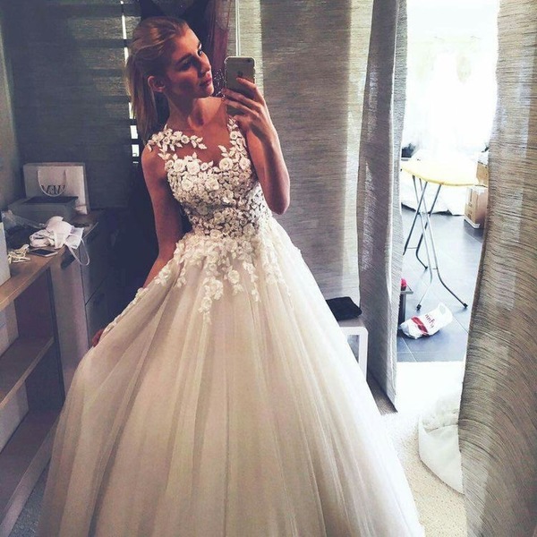 Elegant Wedding Dresses Bridal Gown with Appliques